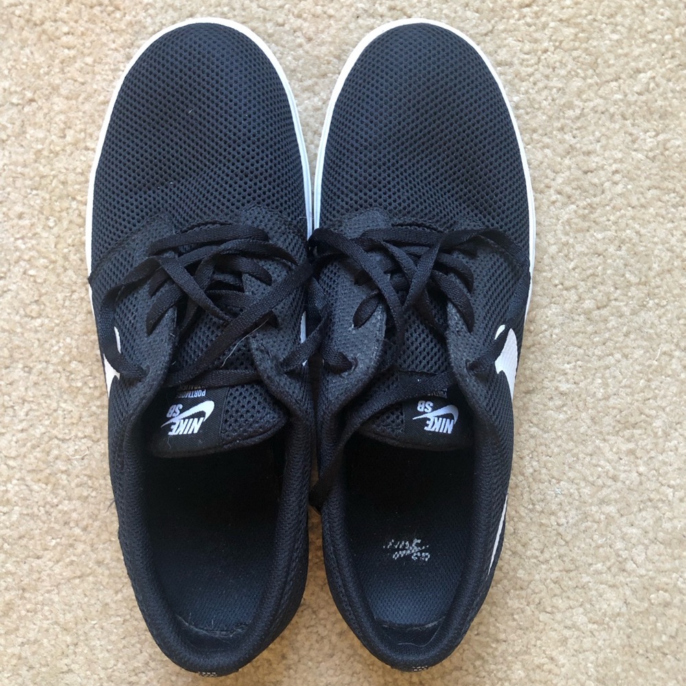 Nike Men's Black Sneakers